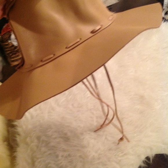 1LEFT !HOST PICK 🩷RARE LACK OF COLOR LEATHER hat - Picture 4 of 7